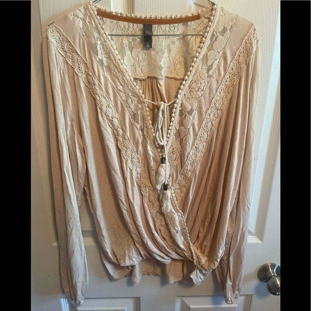 ALYA cream colored crochet top sz L